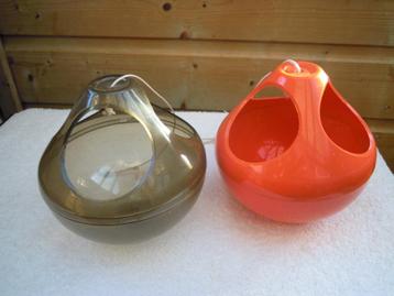 2 Retro Plantenhangers jaren 60 70 beschikbaar voor biedingen