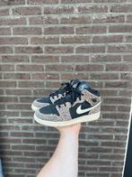 Nike Air Jordan 1 Mid Leopard, Ophalen of Verzenden, Zo goed als nieuw, Schoenen