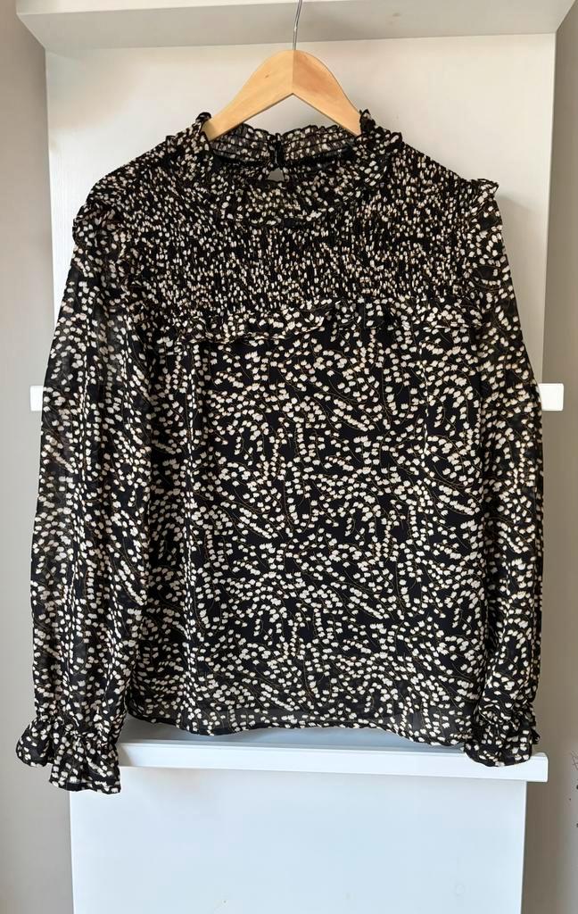 Guts en Gusto Blouse Top Zwart bloem bloemetjes bloemen Mt M, Kleding | Dames, Tops, Zo goed als nieuw, Maat 38/40 (M), Zwart