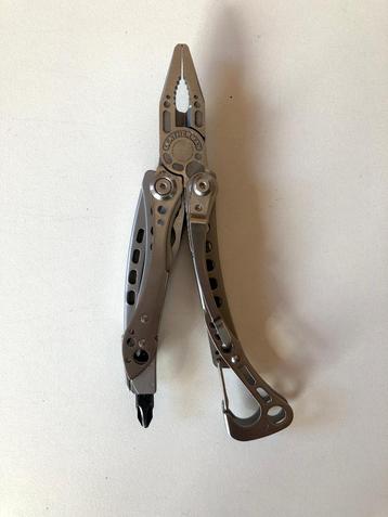 Leatherman Skeletool multitool Zakmes goede staat met hoesje beschikbaar voor biedingen