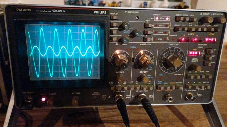 Philips PM3315 oscilloscoop 125Mhz - lees advertentie, Doe-het-zelf en Verbouw, Meetapparatuur, Gebruikt, Elektriciteit, Ophalen of Verzenden