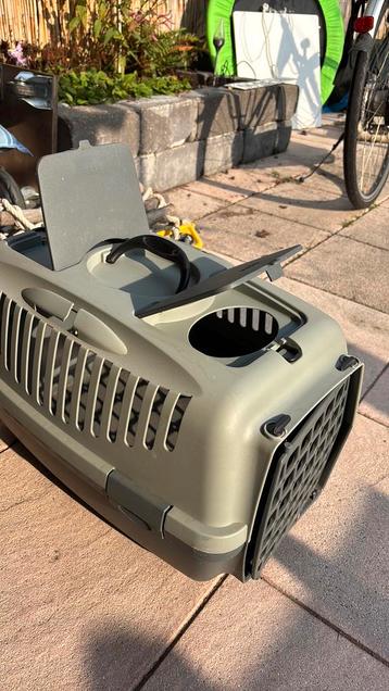 Dierenvervoerbox beschikbaar voor biedingen