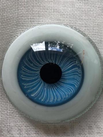 Pop,Presse Papiér,”2 ANTIEK GLAZEN PAPER-WEIGHT OGEN” beschikbaar voor biedingen