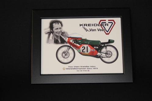 Print in lijst van Veen Kreidler 50cc #21 Jan de Vries (NED), Huis en Inrichting, Woonaccessoires | Lijsten, Nieuw, Minder dan 50 cm