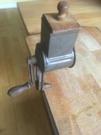 nootmuskaat molentje uit 1930, Huis en Inrichting, Keuken | Keukenbenodigdheden, Ophalen of Verzenden, Zo goed als nieuw