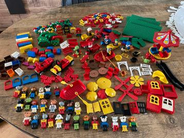 Grote partij Lego Fabuland vintage incl. 35 minifiguren beschikbaar voor biedingen