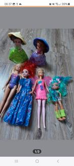 Barbies en twee cup cakes barbies, Ophalen of Verzenden, Gebruikt