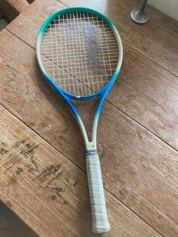 Tennis racket beschikbaar voor biedingen