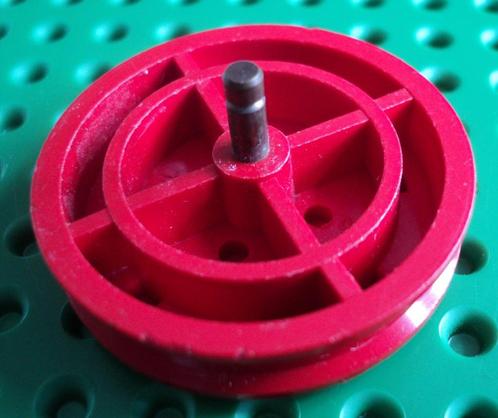 715 (1) 1x rood Wheel with 12 Studs, Kinderen en Baby's, Speelgoed | Duplo en Lego, Gebruikt, Ophalen of Verzenden