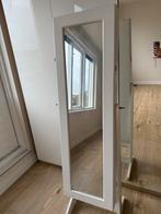 Sieradenkast, Ophalen