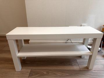 Two Ikea tables with free lamp beschikbaar voor biedingen
