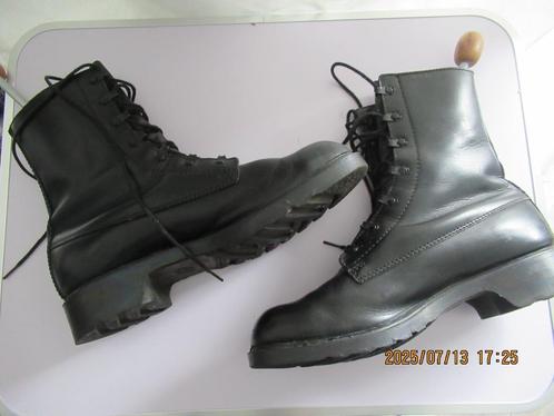 Militaire Kistjes   halfhoge laarzen mt. 44, Verzamelen, Militaria | Algemeen, Landmacht, Kleding of Schoenen, Nederland, Ophalen