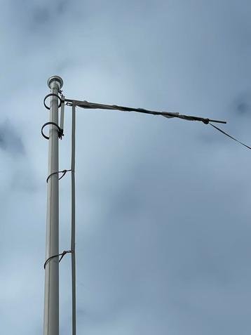 Baniermast, vlaggenmast 8-9 m met kantelanker beschikbaar voor biedingen