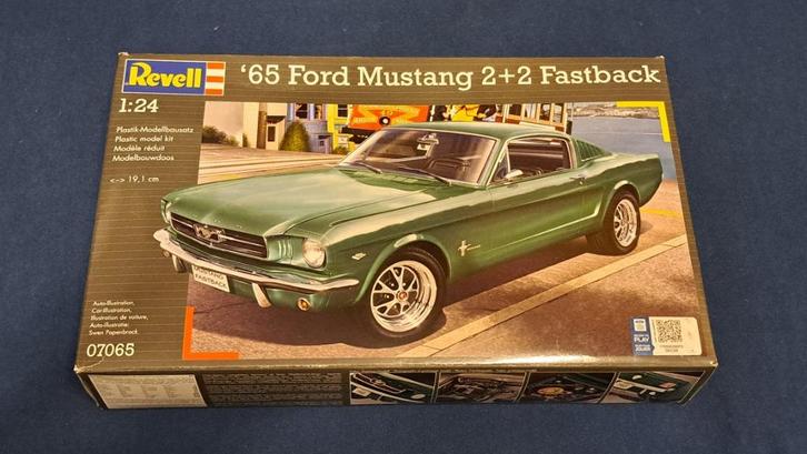 Revell 07065 Ford Mustang 2+2 Fastback 1965 1:24 bouwdoos, Hobby en Vrije tijd, Modelbouw | Auto's en Voertuigen, Zo goed als nieuw