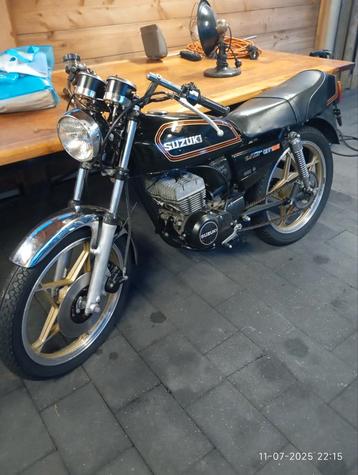 oltimer motor Suzuki gt 2 cilinder 2takt zeldzaam beschikbaar voor biedingen