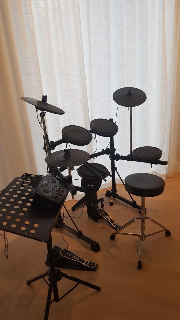 Elektronisch drumstel speelklaar, Muziek en Instrumenten, Drumstellen en Slagwerk, Gebruikt, Overige merken, Elektronisch, Ophalen