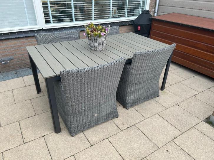 Tuinset, Tuin en Terras, Tuinsets en Loungesets, Gebruikt, Tuinset, Kunststof, 4 zitplaatsen, Eettafel, Stoel, Ophalen