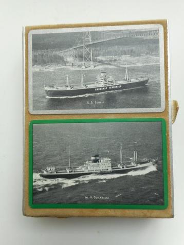 Kartonnen doosje 2 sets oude speelkaarten. Maritiem thema.   beschikbaar voor biedingen