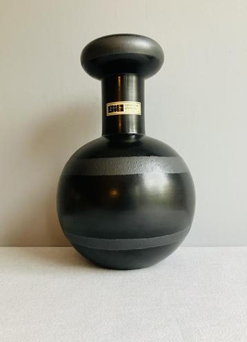 SIC Italy vintage vaas zwart keramiek seventies  beschikbaar voor biedingen