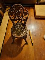 Poppenstoel gietijzer miniatuur, Verzamelen, Poppen, Ophalen of Verzenden