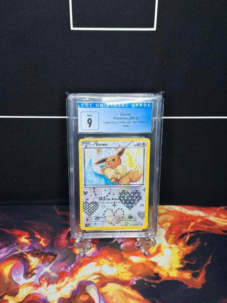 Eevee RC14/RC25 Legendary Treasures CGC 9, Verzamelen, Overige Verzamelen, Zo goed als nieuw, Ophalen of Verzenden
