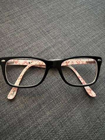 Kinderbril Ray-Ban beschikbaar voor biedingen