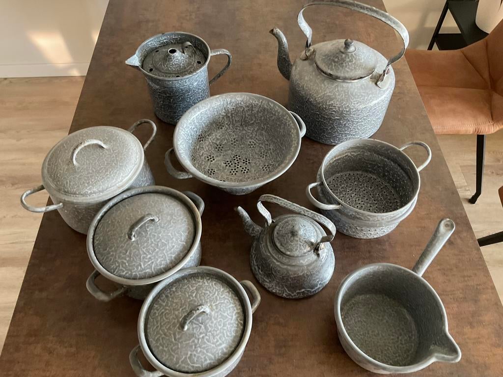 Pannenset gewolkt emaille 9 stuks  zie onder:, Ophalen of Verzenden, Zo goed als nieuw, Rvs, Pannenset