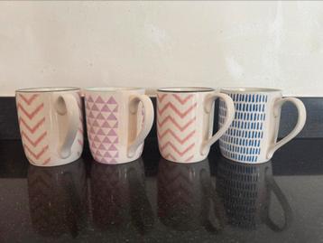 4 mokken beschikbaar voor biedingen