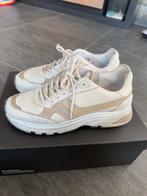 Via vai sneakers, Kleding | Dames, Schoenen, Ophalen, Zo goed als nieuw, Sneakers of Gympen