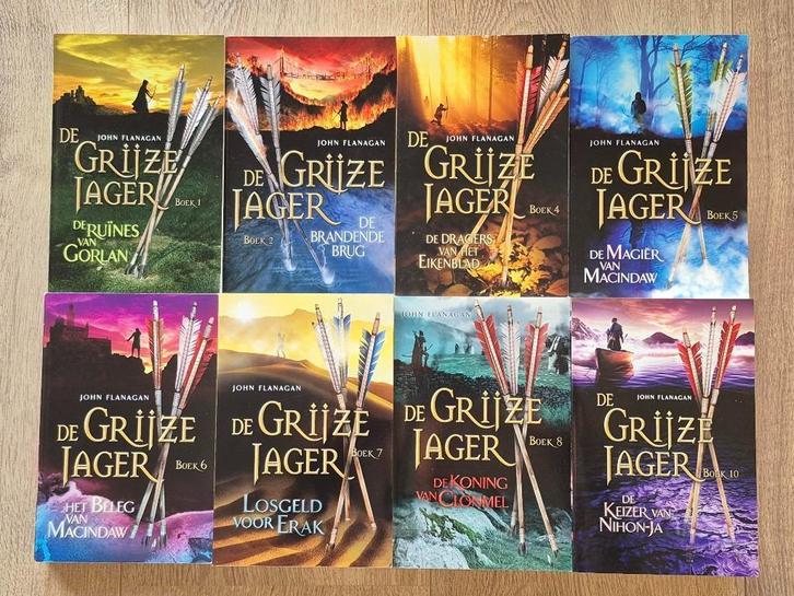 15x John Flanagan - De Grijze Jager/Broederband/Vroege jaren, Boeken, Kinderboeken | Jeugd | 10 tot 12 jaar, Zo goed als nieuw