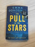 Emma Donoghue - The Pull of the Stars, Ophalen of Verzenden, Zo goed als nieuw