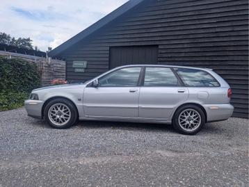 Volvo V40 2.0 Sports Edition Navigator (bj 2004) beschikbaar voor biedingen
