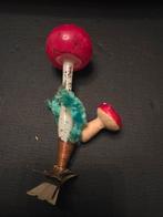 Oude antieke paddestoel op klip, Ophalen of Verzenden