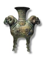 Oude Chinese Bronzen Vaas met Ramskoppen, Ophalen of Verzenden, Brons