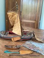 Houten miniatuur platbodem met achterstallig onderhoud, Ophalen of Verzenden
