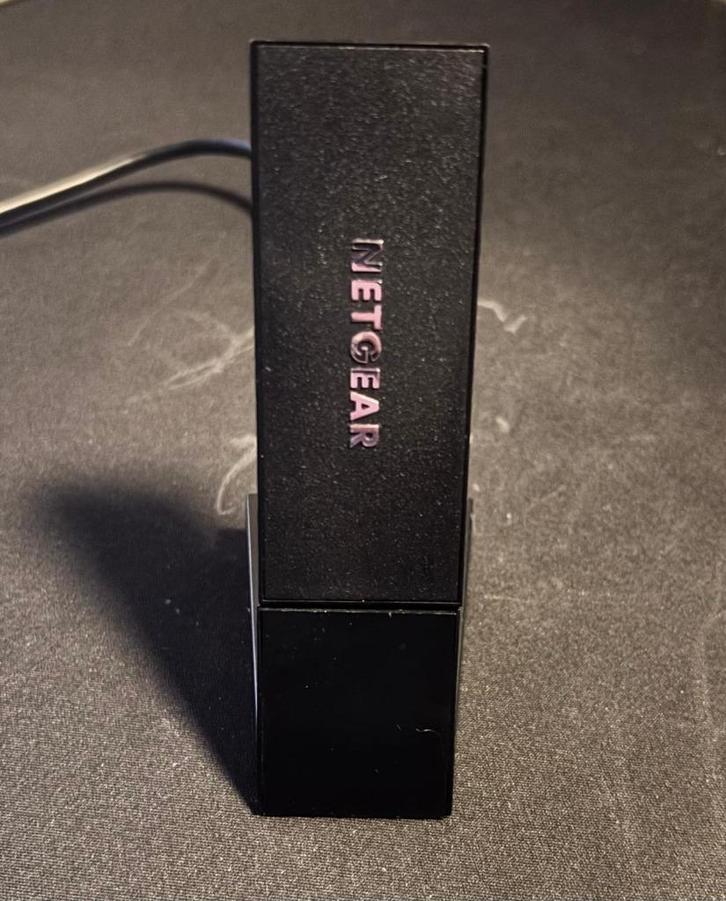 Netgear A8000 WiFi 6E (AXE3000) USB 3.0 adapter + stand, Computers en Software, WiFi-versterkers, Zo goed als nieuw, Ophalen of Verzenden