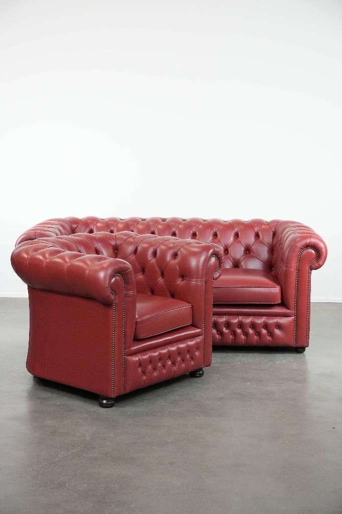 Set van Engelse Chesterfield 2.5 zits bank en fauteuil, Huis en Inrichting, Banken | Bankstellen, Gebruikt, Rechte bank, Overige maten