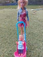 Mama barbie met kinderwagen en 3 kids, Kinderen en Baby's, Speelgoed | Poppen, Ophalen of Verzenden, Zo goed als nieuw, Barbie