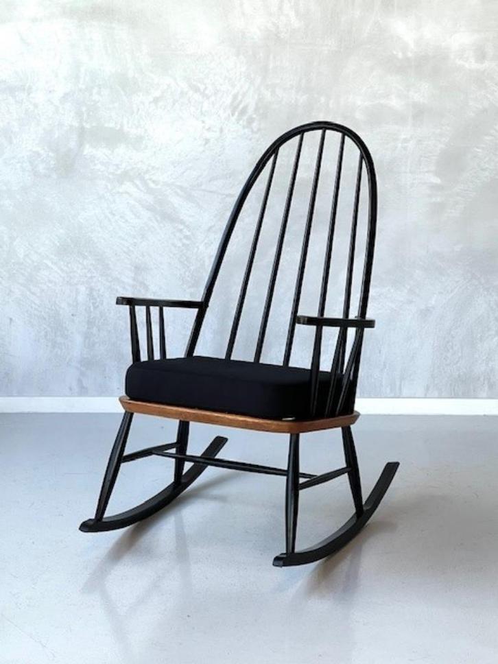 Jaren 60 schommelstoel vintage spijlenstoel rocking chair, Huis en Inrichting, Fauteuils, Gebruikt, Hout, Stof, 50 tot 75 cm, 75 tot 100 cm