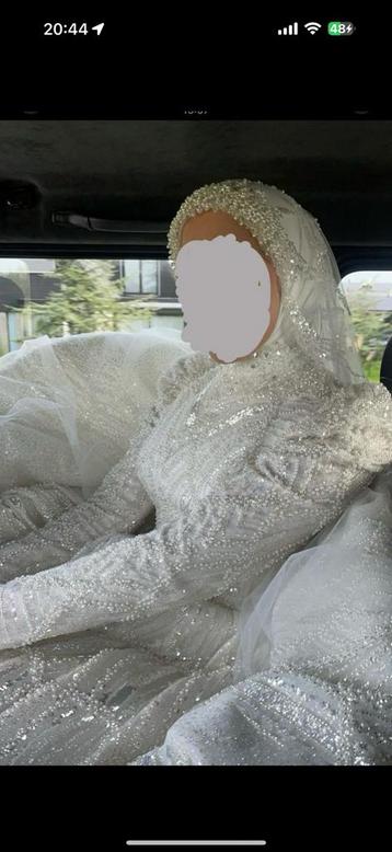 Gelinlik tesetur beschikbaar voor biedingen