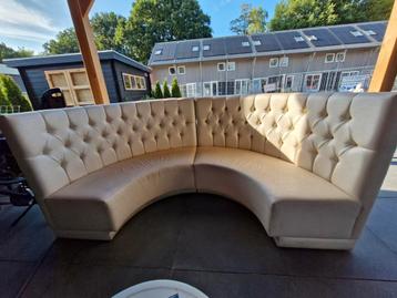 Gecapitonneerd halfrond lounge bank / vip bank/ luxe lounge  beschikbaar voor biedingen