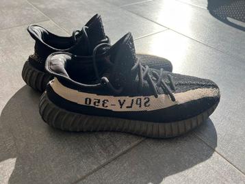 Adidas Yeezy Boost 350 V2 Oreo (maat44) beschikbaar voor biedingen