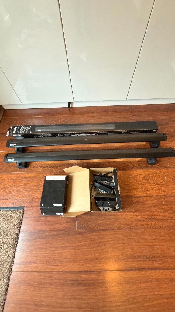 Thule wingbar Evo 127 Black dakdrager als nieuw MOET NU WEG, Auto diversen, Dakdragers, Zo goed als nieuw, Ophalen of Verzenden