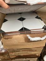 Octagon wit met zwart Tegels over na verbouwing - 7m2, Doe-het-zelf en Verbouw, Tegels, Ophalen, Keramiek, 5 tot 10 m², Zo goed als nieuw