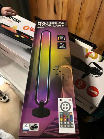 Multicolor Vloerlamp met Afstandsbediening beschikbaar voor biedingen