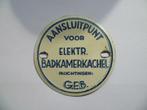 BLIKKEN PLAATJE GEB"AANSLUITPUNT BADKAMERKACHEL"JAREN 60/70, Ophalen of Verzenden, Gebruikt, Reclamebord