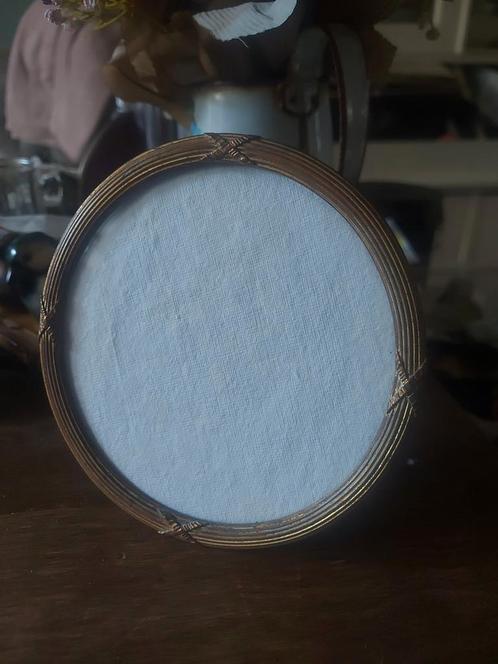 Mooie oude sierlijke Franse? koperen staande fotolijst, Antiek en Kunst, Curiosa en Brocante, Ophalen of Verzenden