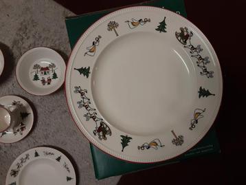 Kerstservies Wedgwood Christmas 7 dinerborden en meer kerst beschikbaar voor biedingen