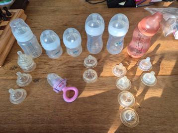 Avent flesjes baby en diverse spenen,   beschikbaar voor biedingen