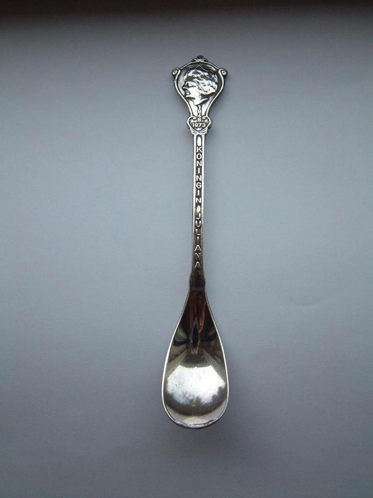 Mooi lepeltje van Juliana 1948-1973 van Sola elite 100, Verzamelen, Koninklijk Huis en Royalty, Gebruikt, Speld(je) of Lepel(tje)